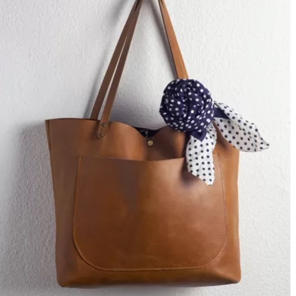 Oscar De La Renta. Street Accessory. 100% Silk. Made In Japan. 25" X 25 - Picture 16 of 16